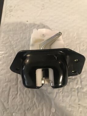2011-2017 Nissan Leaf Trunk Liftgate Tailgate Lock Latch Hatch OEM